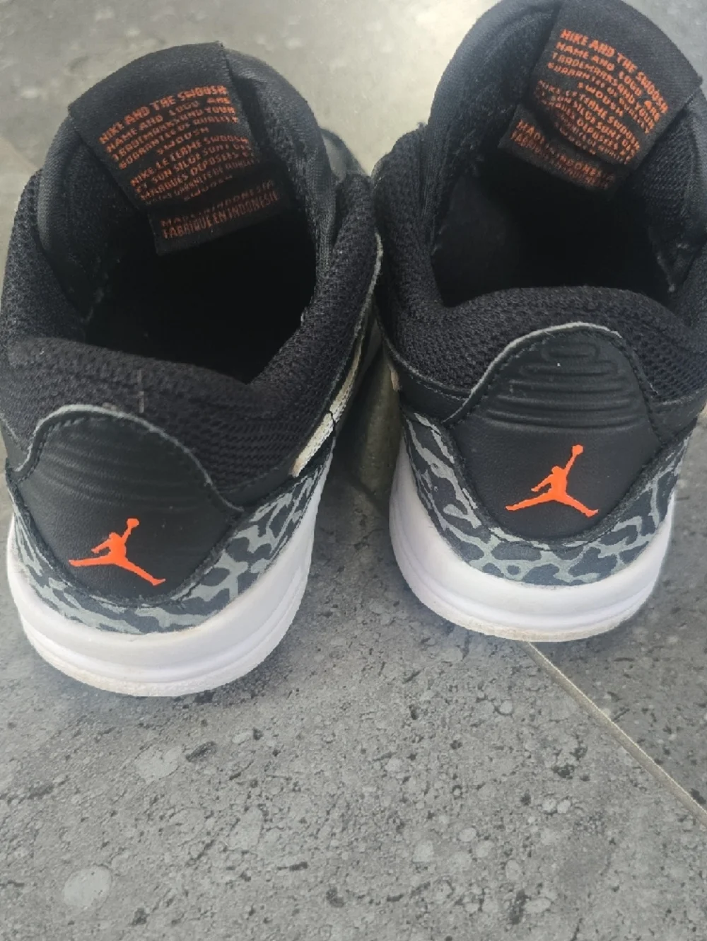 Nike Kids Black Sneakers with White Laces and Orange Logos - Picture 4 of 10
